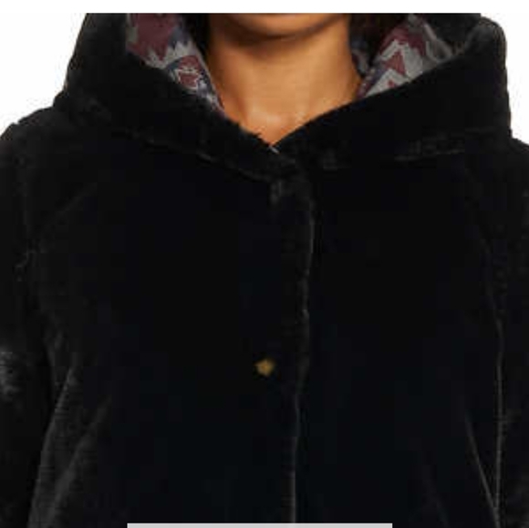 Pendleton Ladies' Reversible Faux Fur Printed Coat - Picture 6 of 7